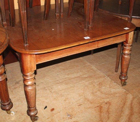 Victorian mahogany extending dining table(-)